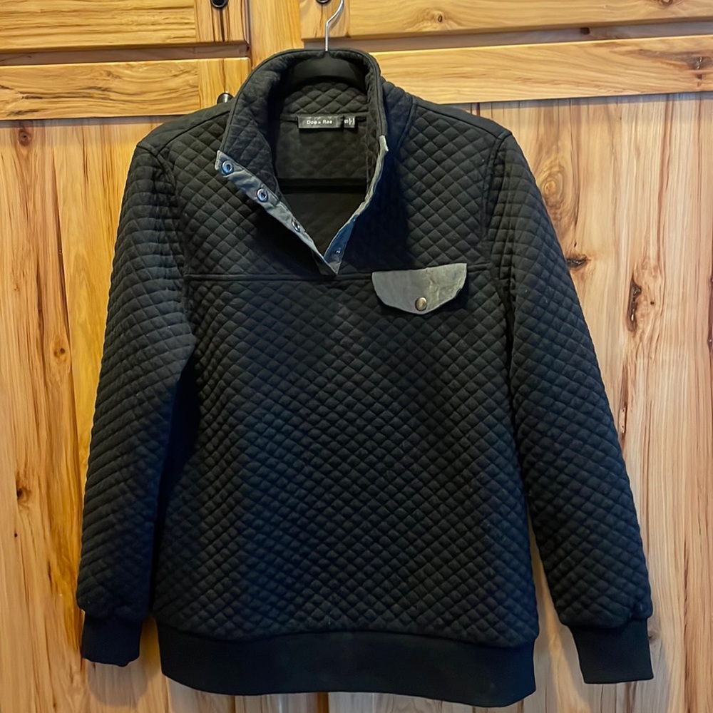 Black quilted sweatshirt